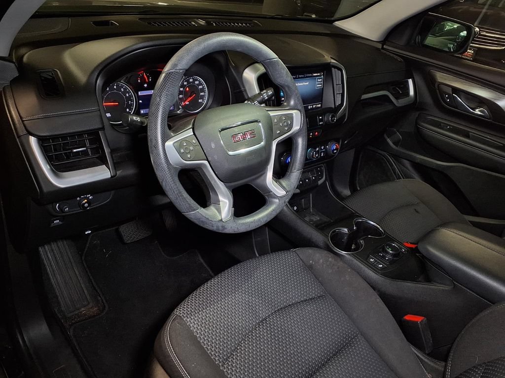 Used 2022 GMC Terrain SLE w/ Driver Convenience Package FWD image 4