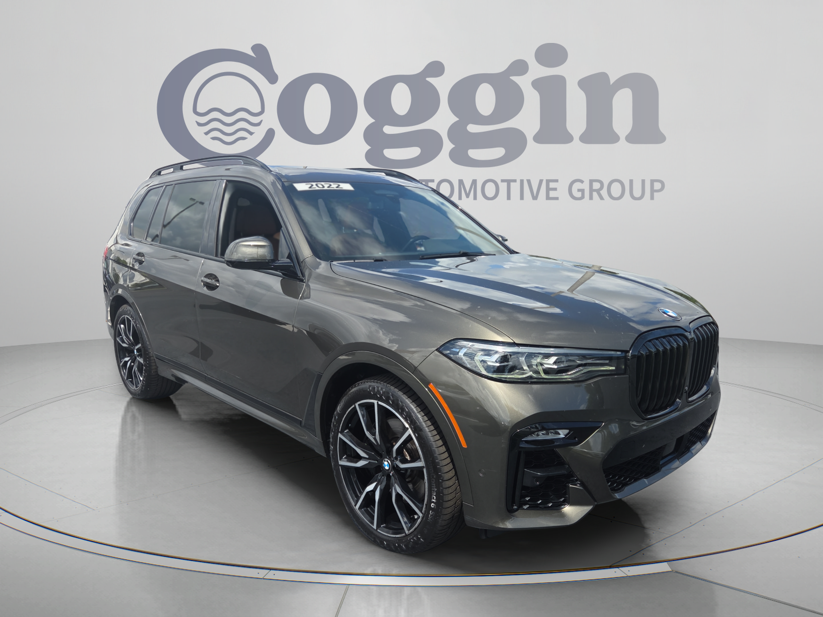Used 2022 BMW X7 xDrive40i w/ M Sport Package AWD/4WD image 7