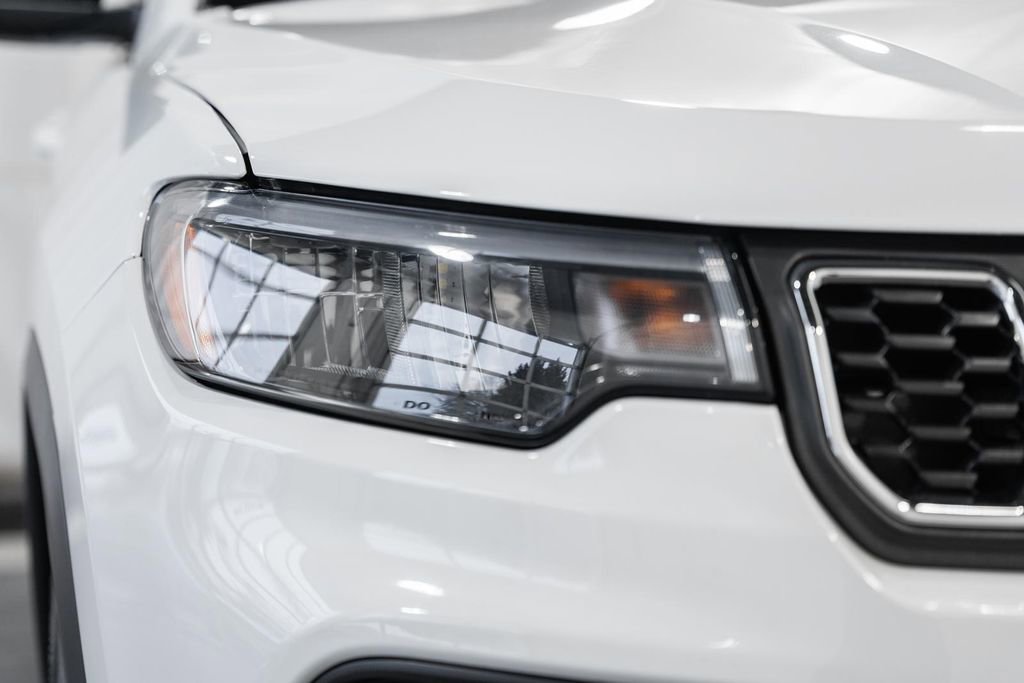 Certified 2024 Jeep Compass Latitude w/ Sun and Sound Group image 14