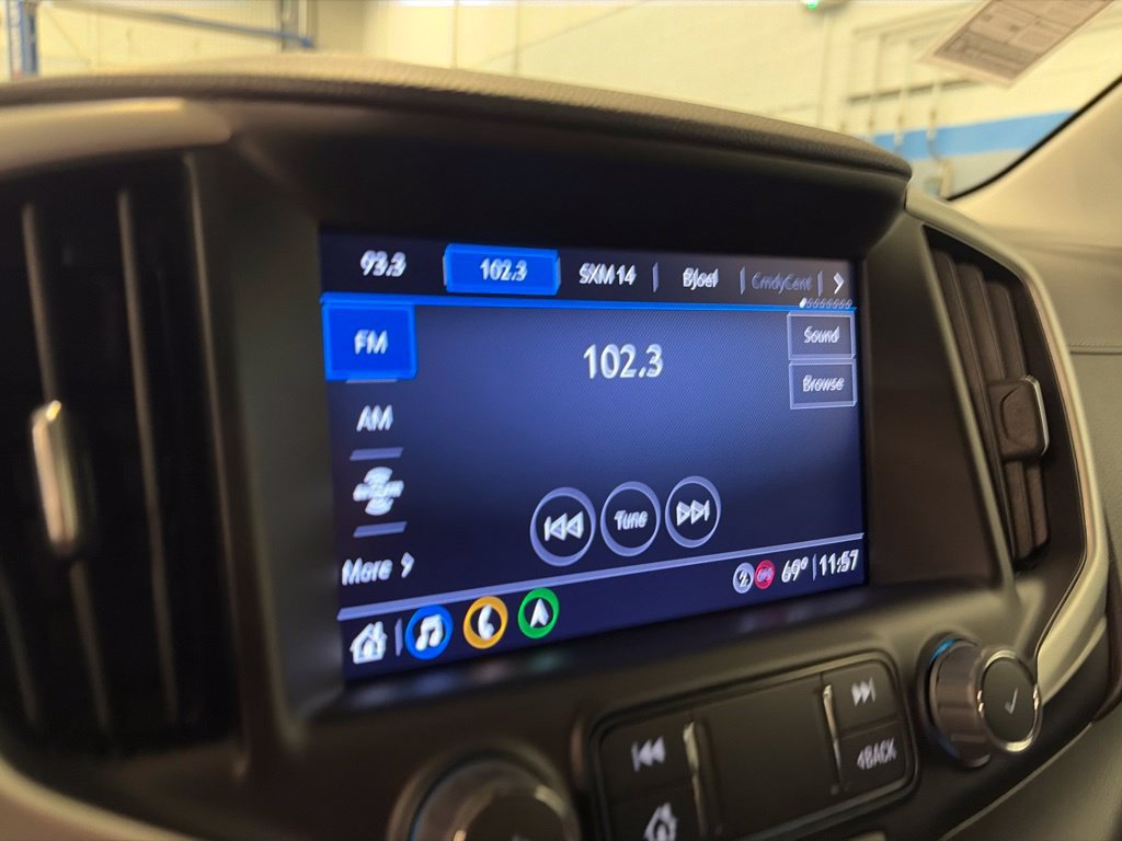 Used 2023 GMC Terrain SLE w/ Driver Convenience Package AWD/4WD image 32
