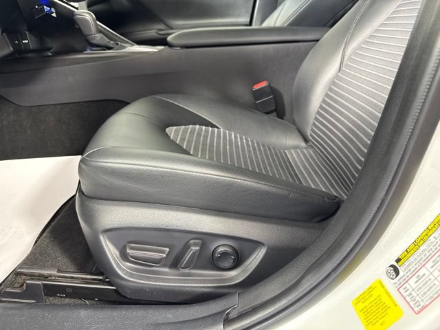 Used 2023 Toyota Camry SE w/ Convenience Package FWD image 13