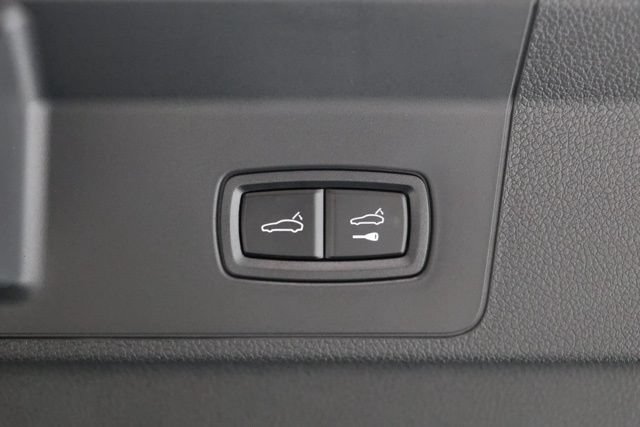 Used 2025 Porsche Panamera 4 AWD/4WD image 33