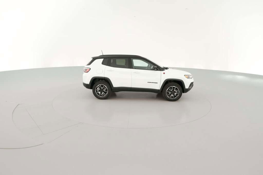 New 2026 Jeep Compass Trailhawk image 14