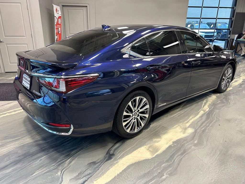 Used 2019 Lexus ES 300h w/ Premium Package FWD image 29