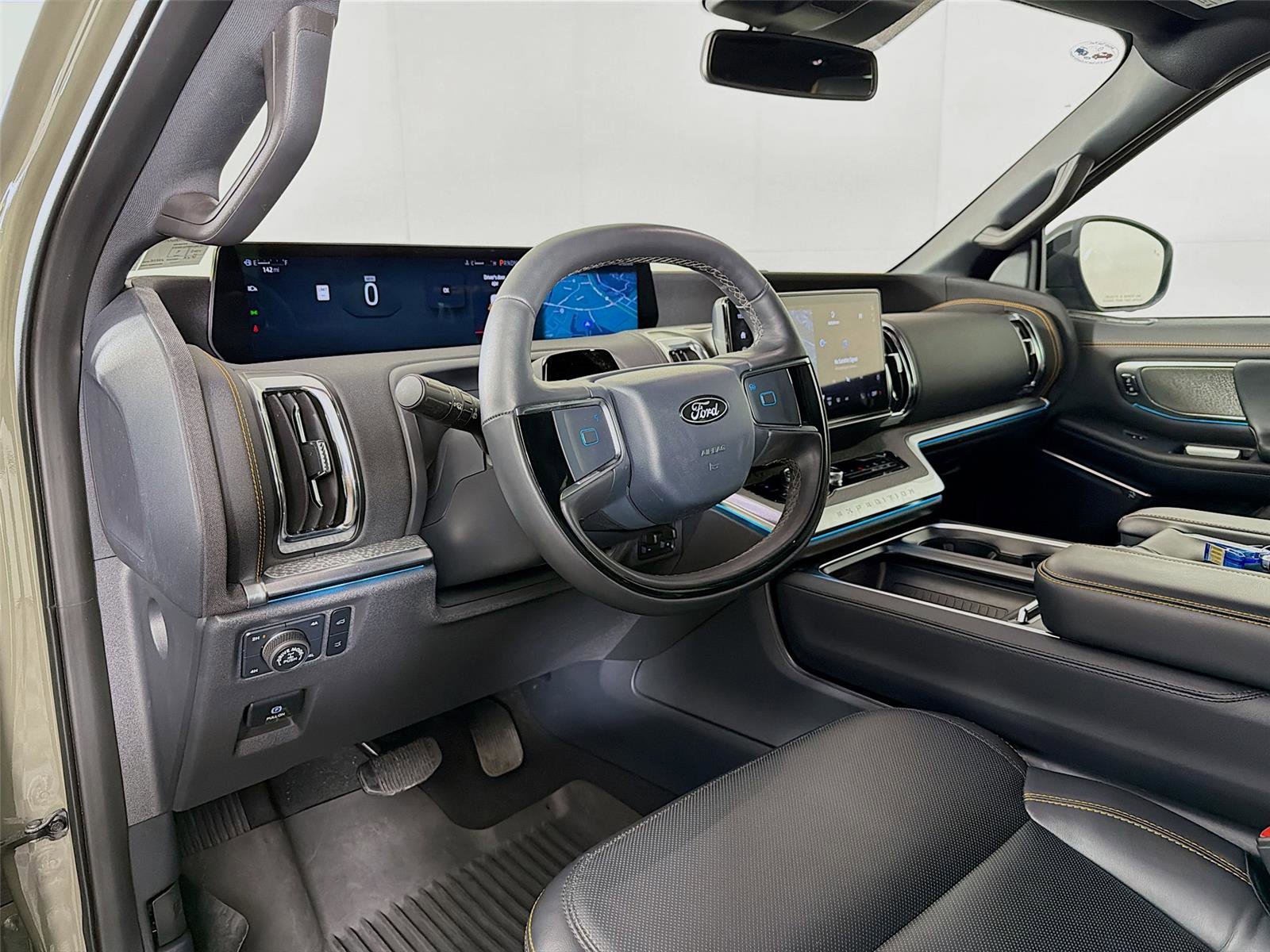 Used 2025 Ford Expedition Tremor image 9