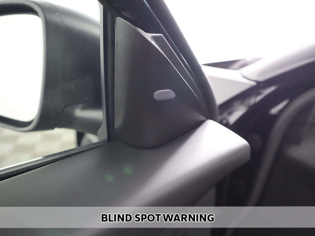 Used 2024 Nissan Altima 2.5 SV AWD/4WD image 3