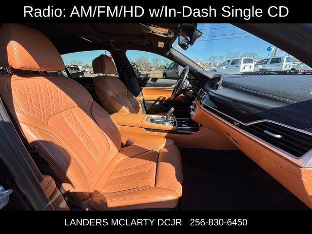 Used 2019 BMW 750i image 10