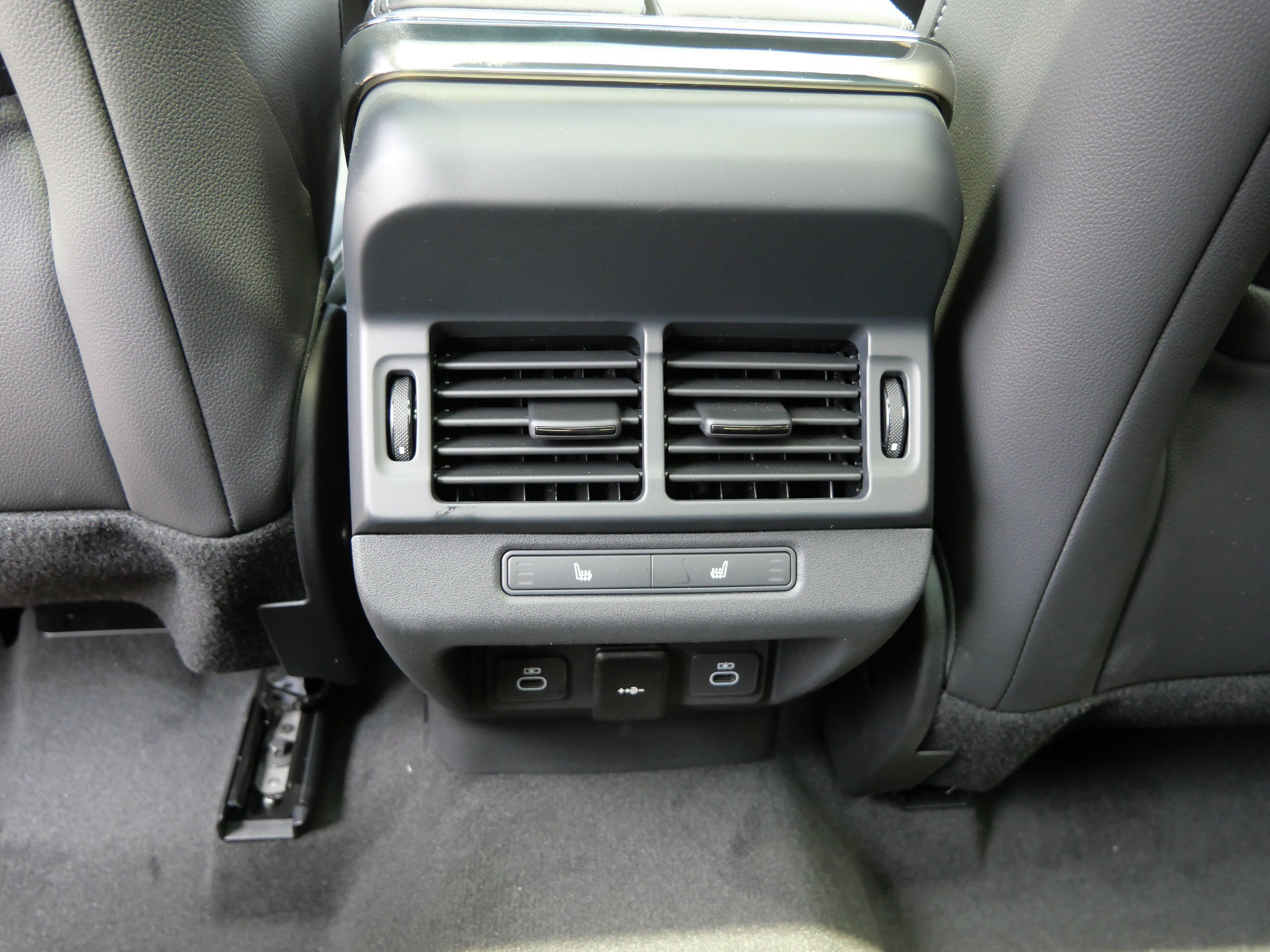 New 2026 Land Rover Range Rover Evoque Hoxton AWD/4WD image 8