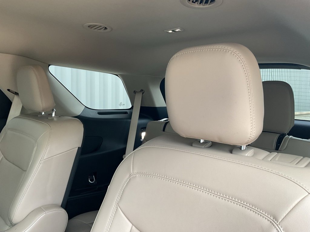 Used 2023 Ford Explorer XLT w/ Equipment Group 202A image 17