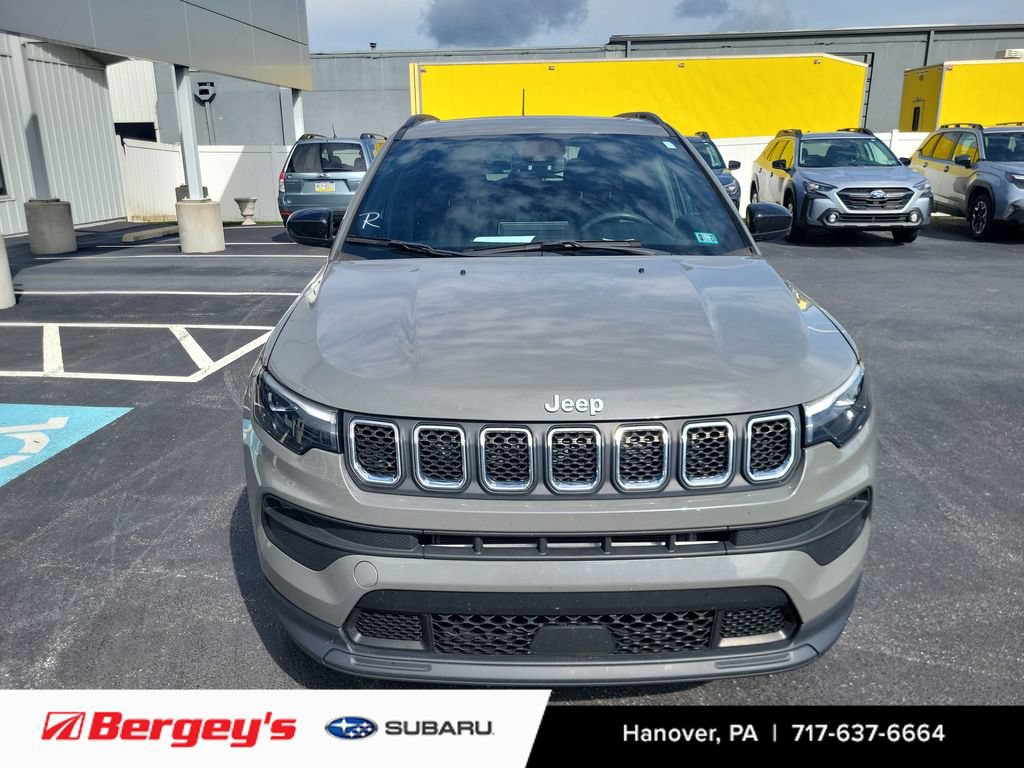 Used 2023 Jeep Compass Latitude w/ Sun and Sound Group AWD/4WD image 7