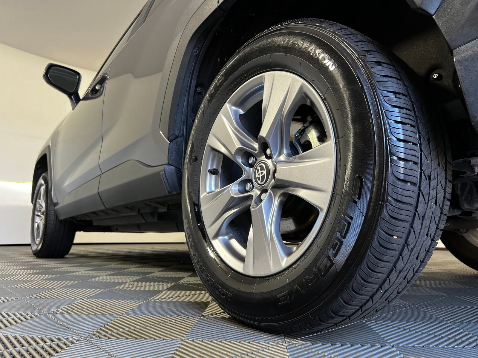 Certified 2025 Toyota RAV4 XLE FWD image 25