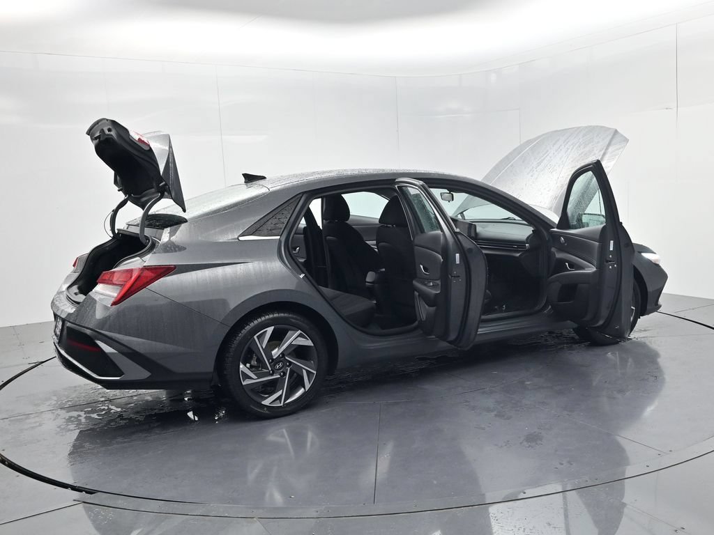 Used 2025 Hyundai Elantra SEL FWD image 59