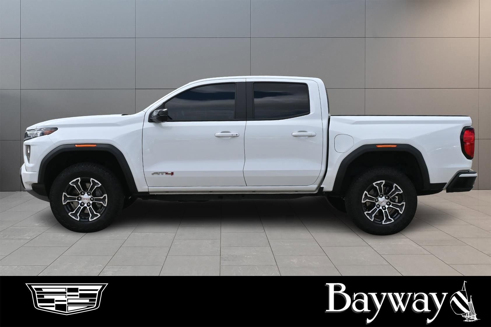 Used 2024 GMC Canyon AT4 w/ Technology Package AWD/4WD image 4