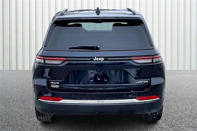 Certified 2024 Jeep Grand Cherokee Limited w/ Luxury Tech Group II image 4