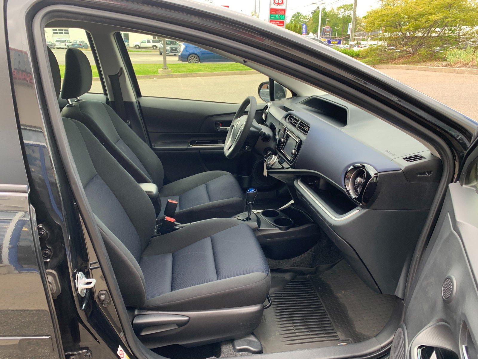 Used 2017 Toyota Prius C Two FWD image 32
