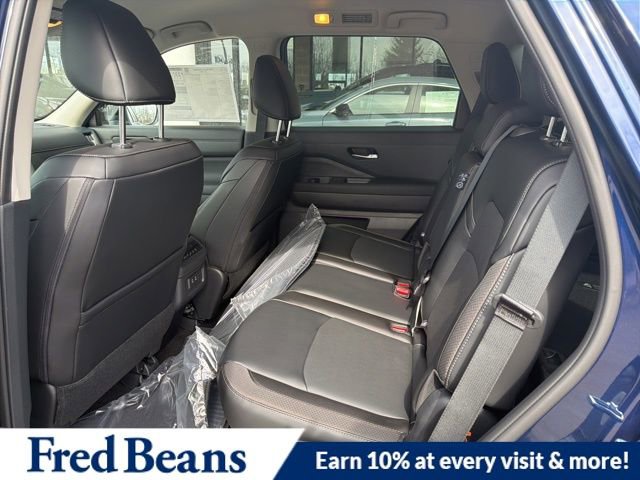 New 2026 Nissan Pathfinder SL image 8