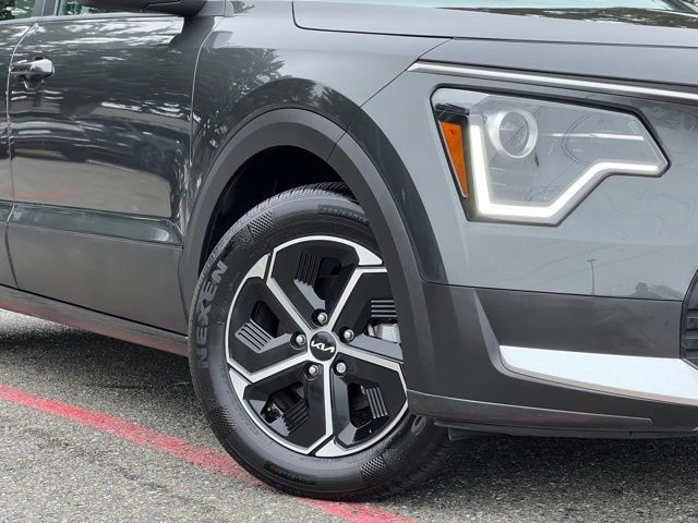 Certified 2023 Kia Niro EX image 2