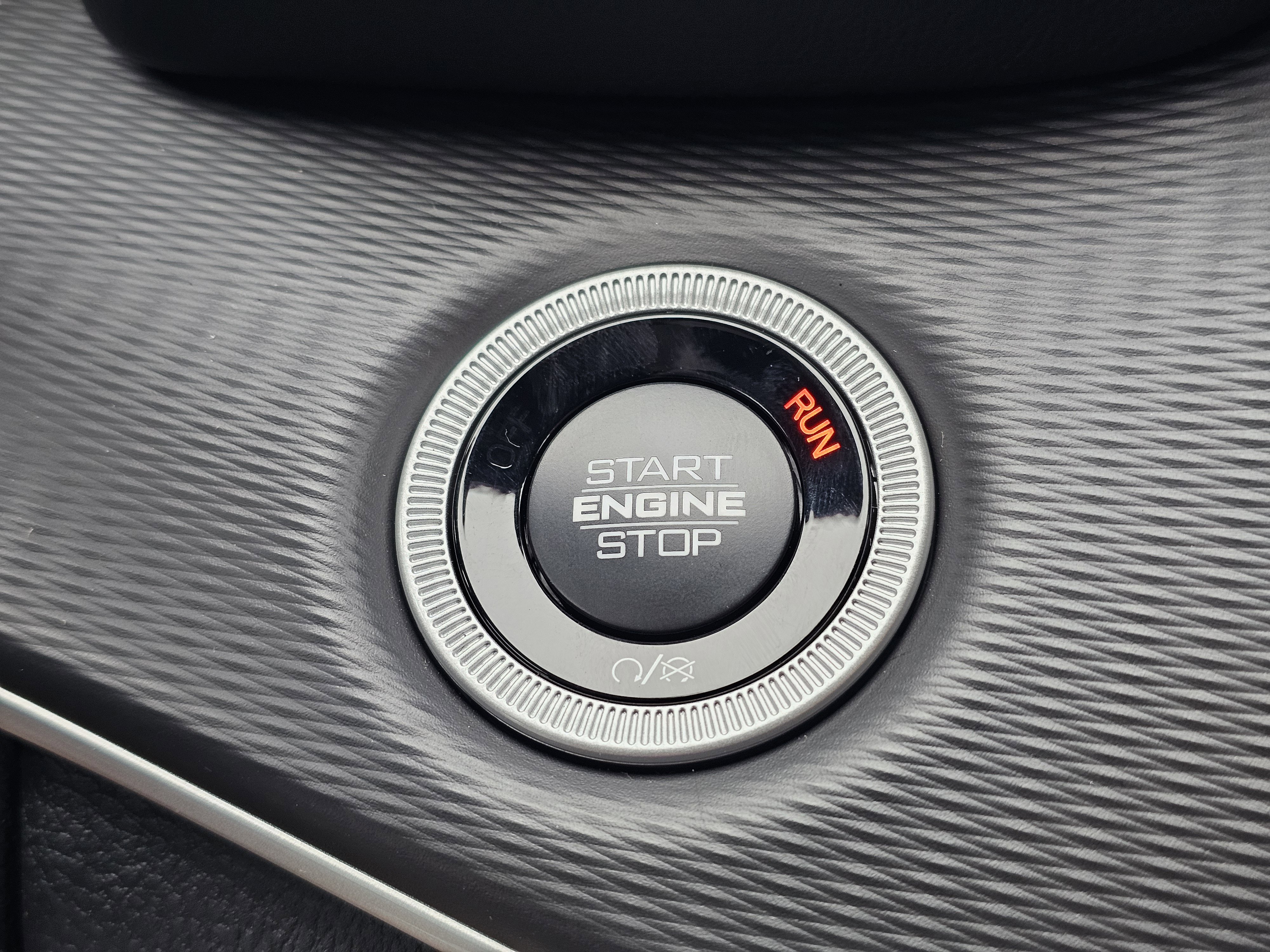 New 2025 Jeep Grand Cherokee Altitude image 23