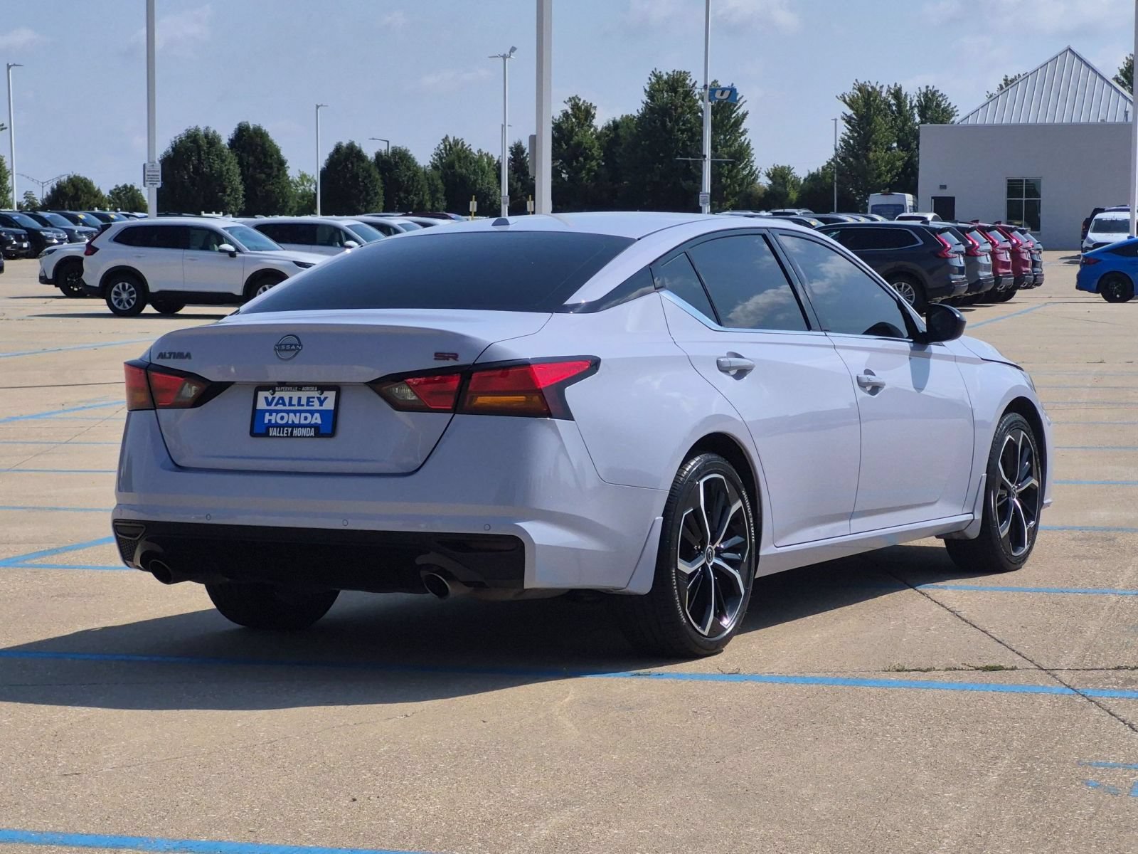 Used 2025 Nissan Altima 2.5 SR w/ SR Premium Package FWD image 6