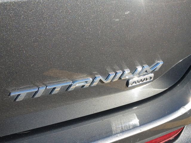 Used 2018 Ford Edge Titanium image 27