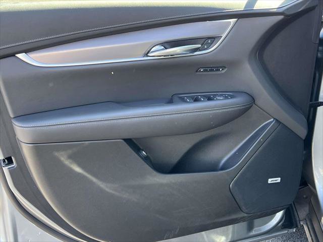 Certified 2025 Cadillac XT6 Luxury image 15