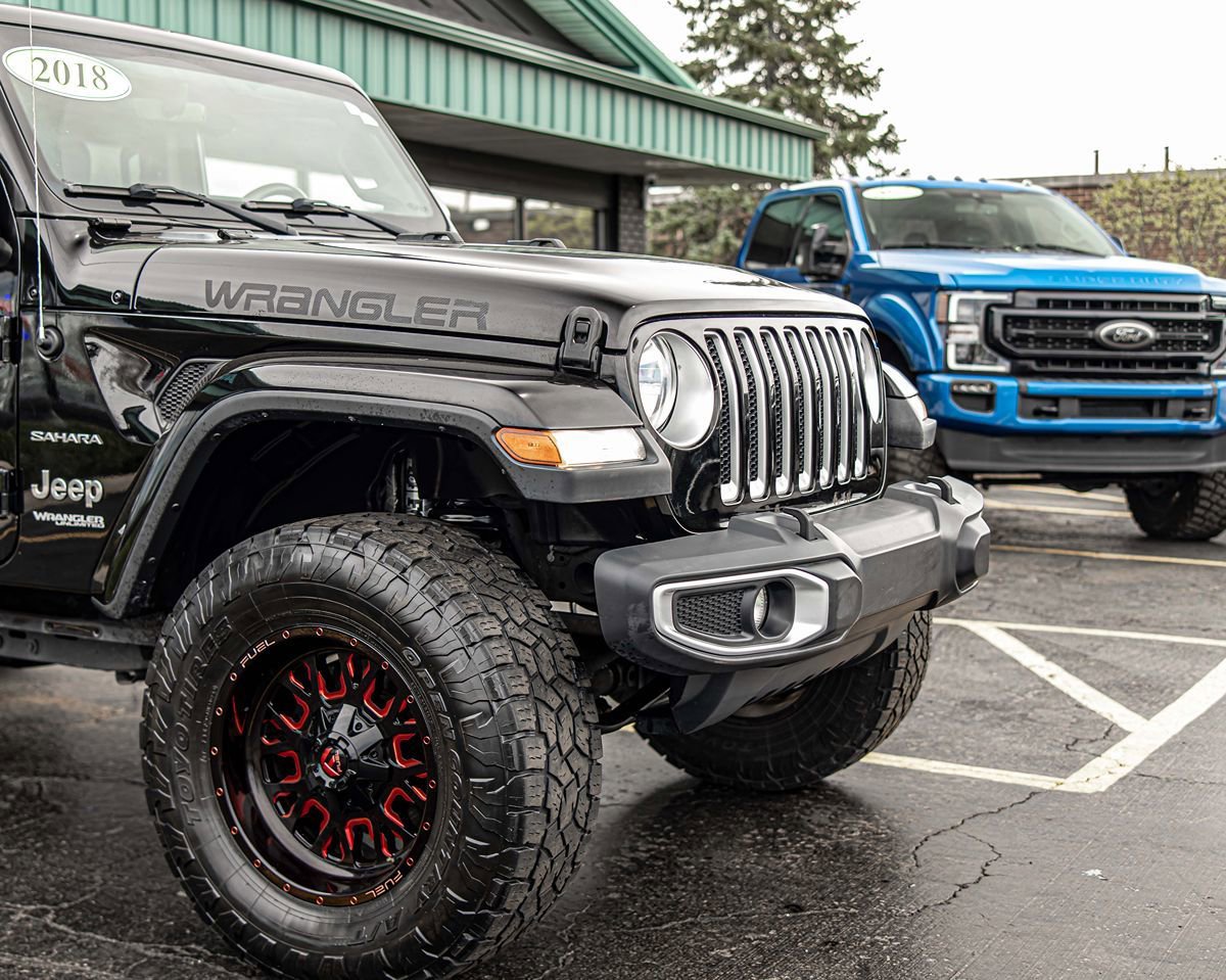 Used 2018 Jeep Wrangler Unlimited Sahara image 3