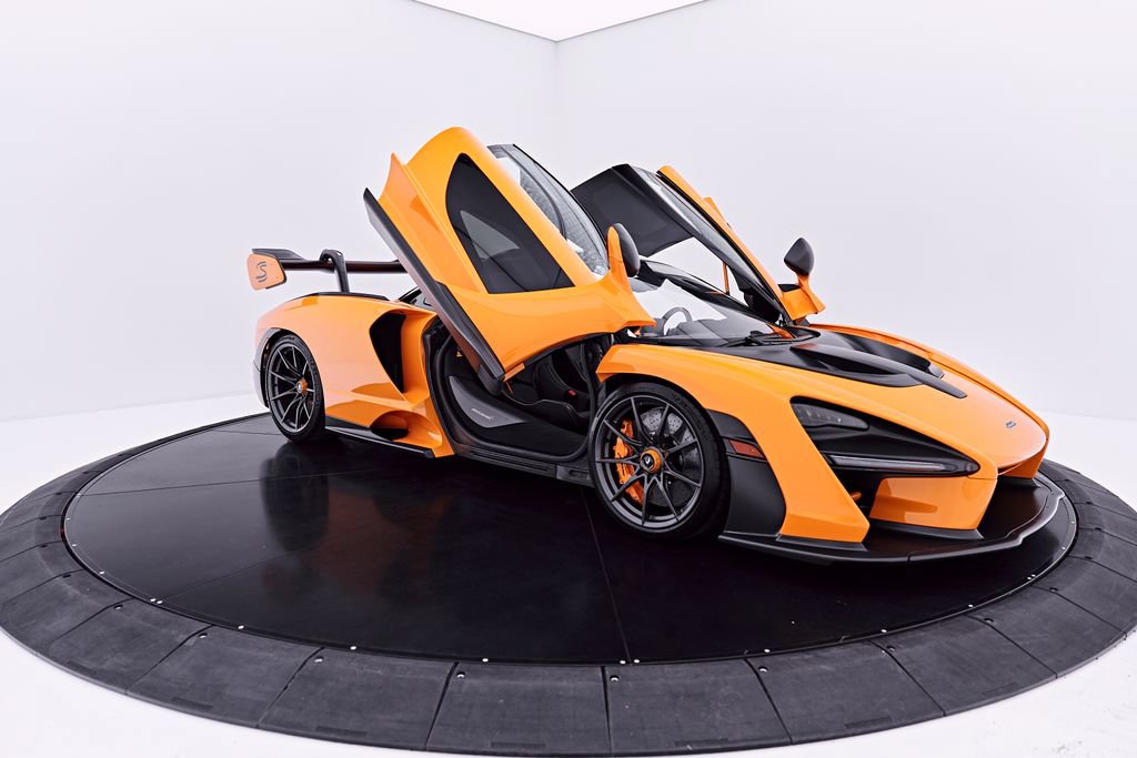 Used 2019 McLaren Senna RWD image 25