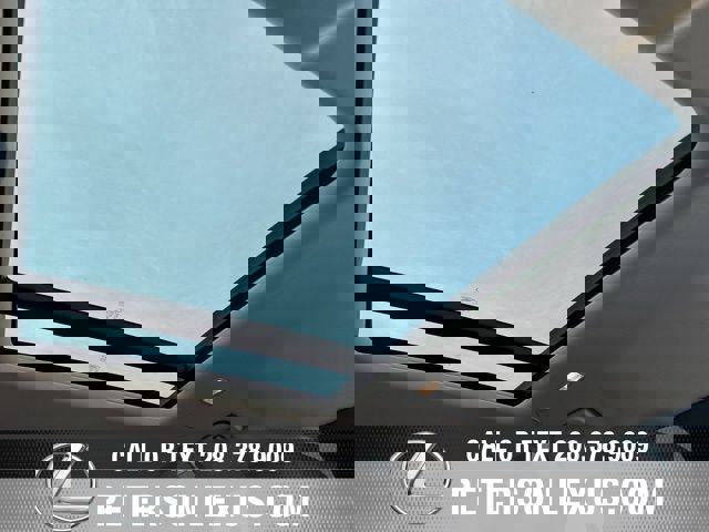 Used 2020 Land Rover Defender 110 SE image 13