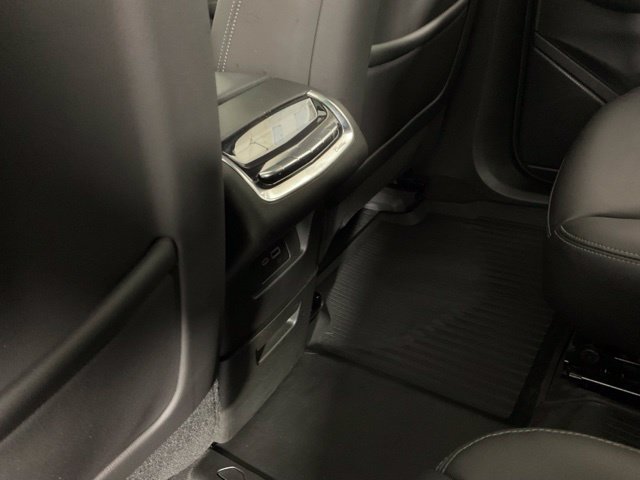 Used 2025 Cadillac XT6 Premium Luxury w/ LPO, Floor Liner Package AWD/4WD image 15