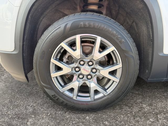 Used 2022 GMC Acadia SLT w/ Technology Package AWD/4WD image 12