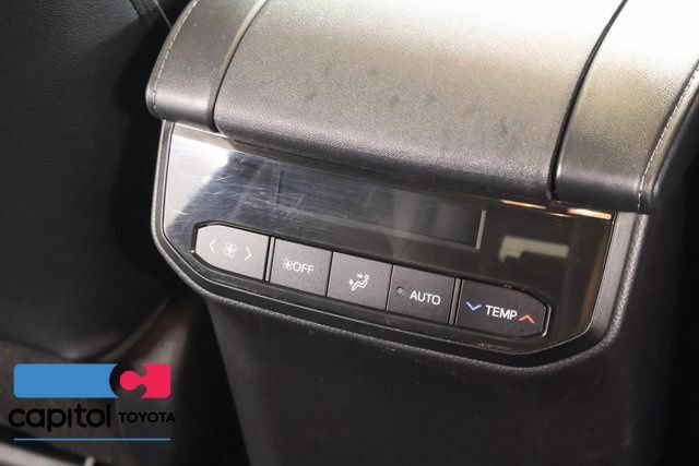 Used 2023 Toyota Highlander XSE AWD/4WD image 29