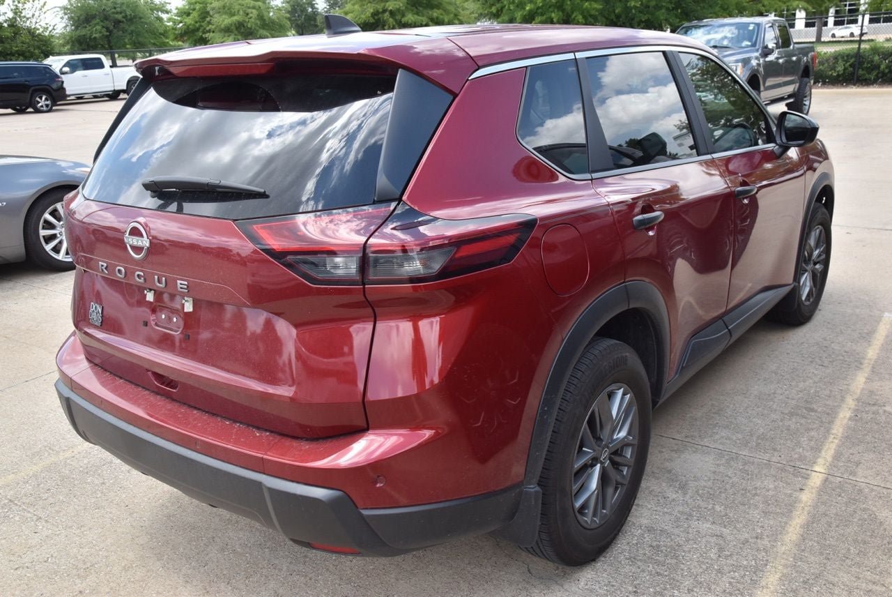 Used 2025 Nissan Rogue S FWD image 5
