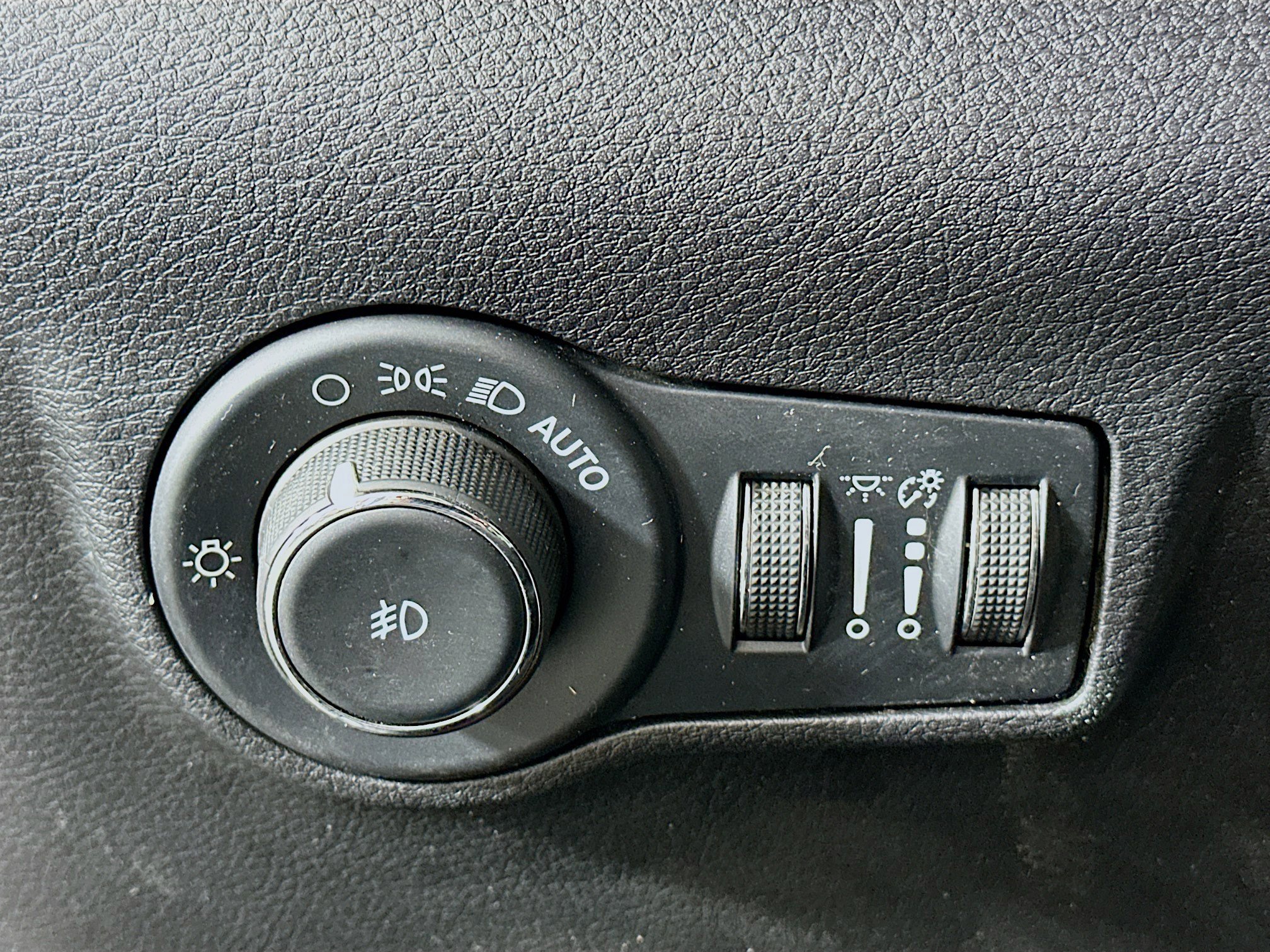 Used 2022 Jeep Compass Limited image 17