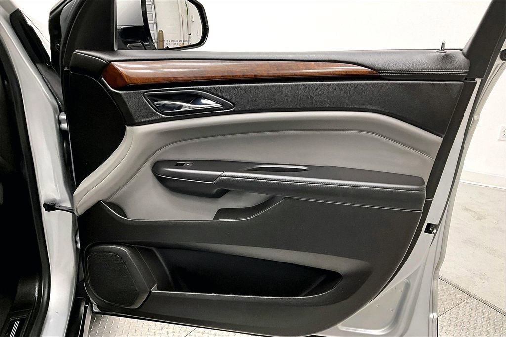 Used 2011 Cadillac SRX Luxury image 19