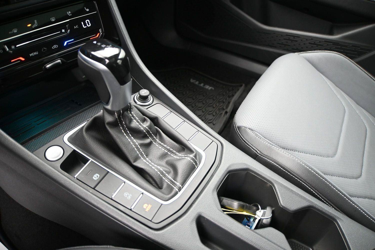 Certified 2026 Volkswagen Jetta SEL FWD image 5