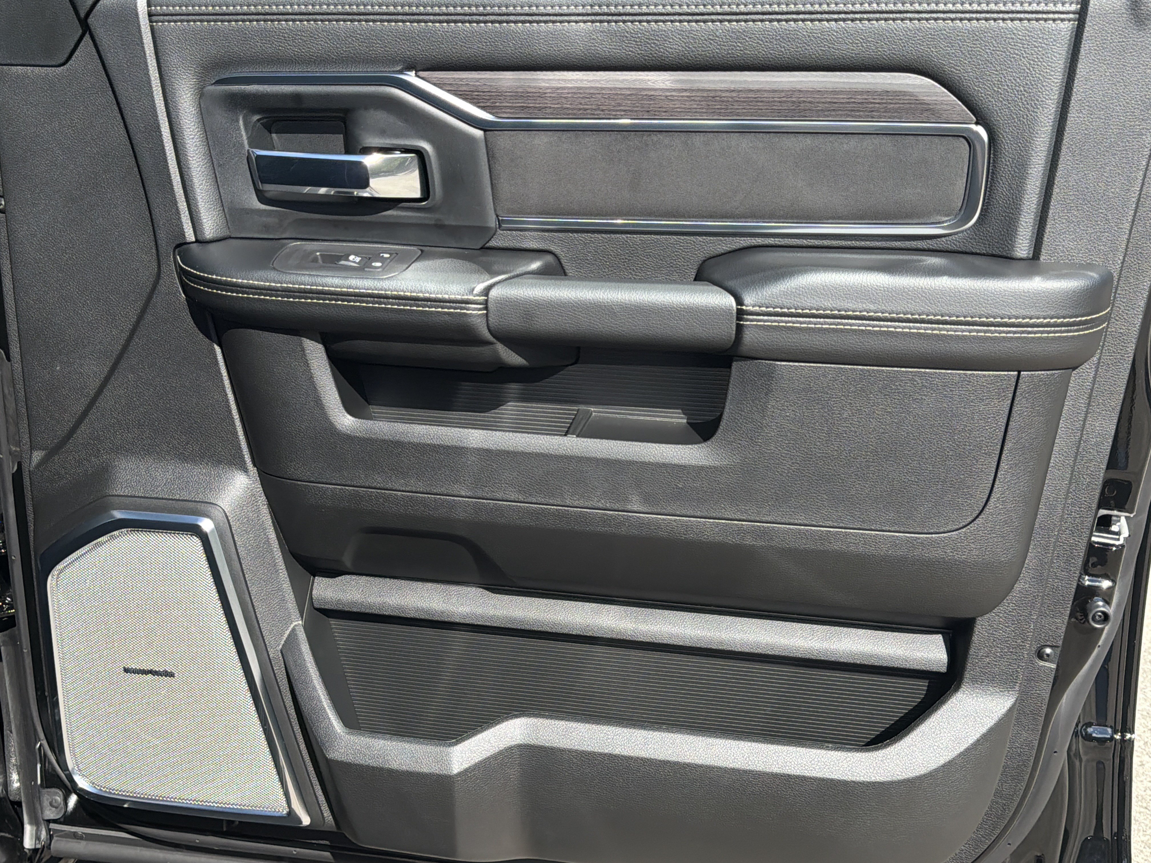 New 2027 RAM 5500 4x4 Crew Cab image 14