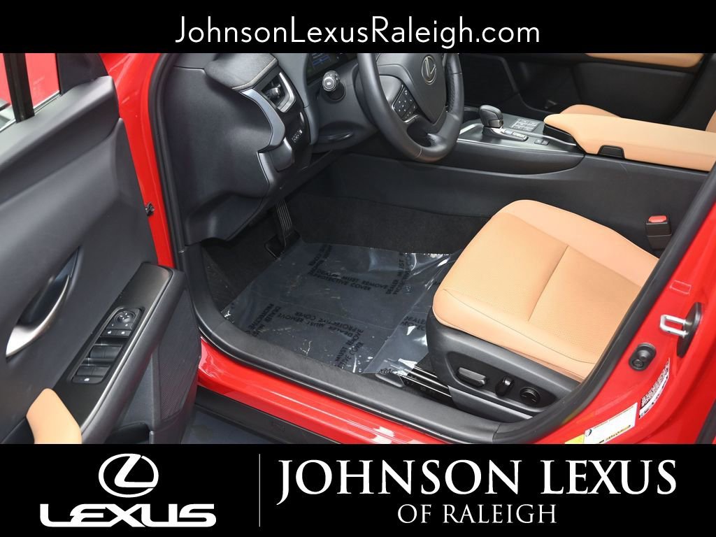 Certified 2025 Lexus UX 300h FWD w/ Accessory Package (Z1) image 11