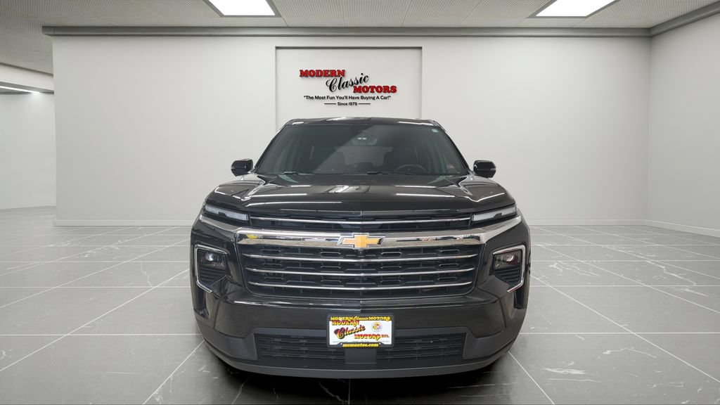 Used 2026 Chevrolet Traverse LT w/ Driver Confidence Package AWD/4WD image 2
