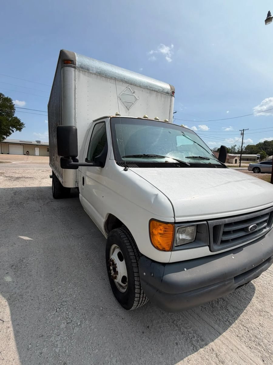 Used 2007 Ford E-450 and Econoline 450 RWD image 3