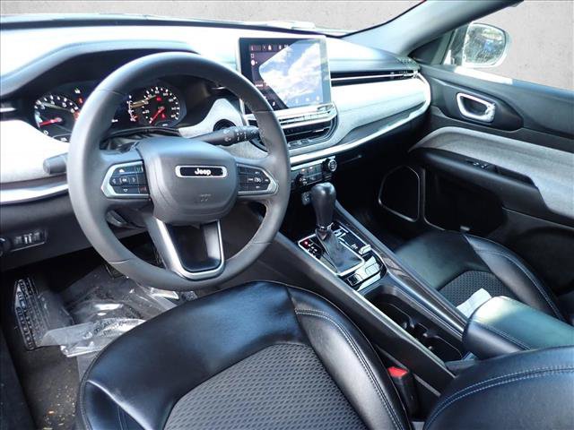 Used 2023 Jeep Compass Latitude AWD/4WD image 10