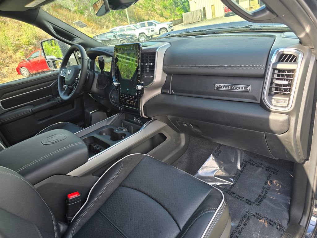 New 2026 RAM 3500 Laramie AWD/4WD image 28