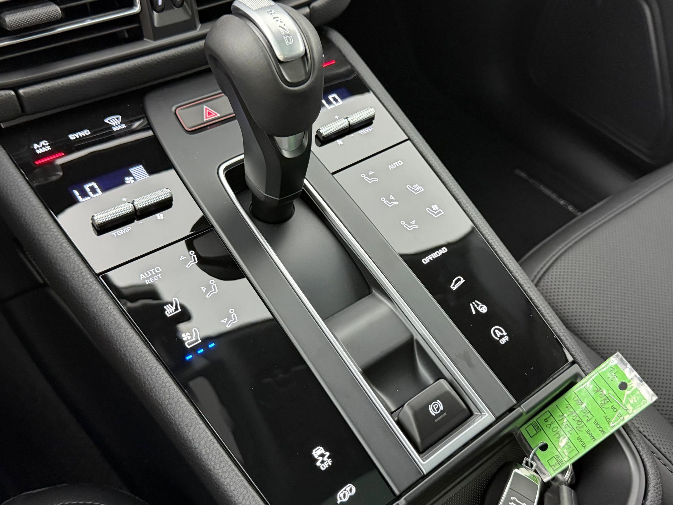 Certified 2026 Porsche Macan AWD/4WD image 22