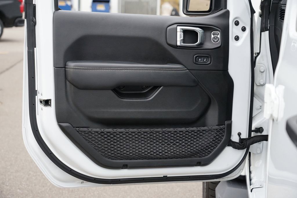 Used 2022 Jeep Wrangler Unlimited Sahara w/ Cold Weather Group image 15