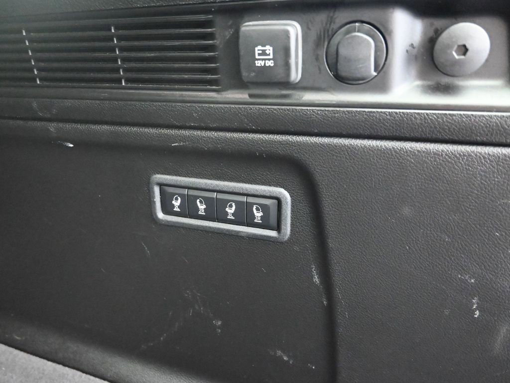 Used 2024 Jeep Wagoneer L Series II RWD image 27