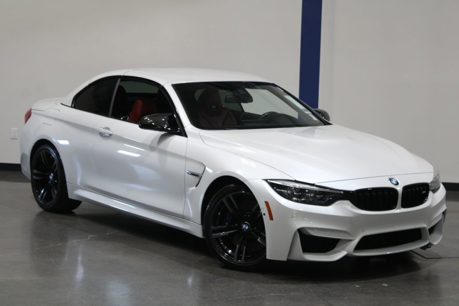 Used 2019 BMW M4 Convertible w/ Executive Package image 2