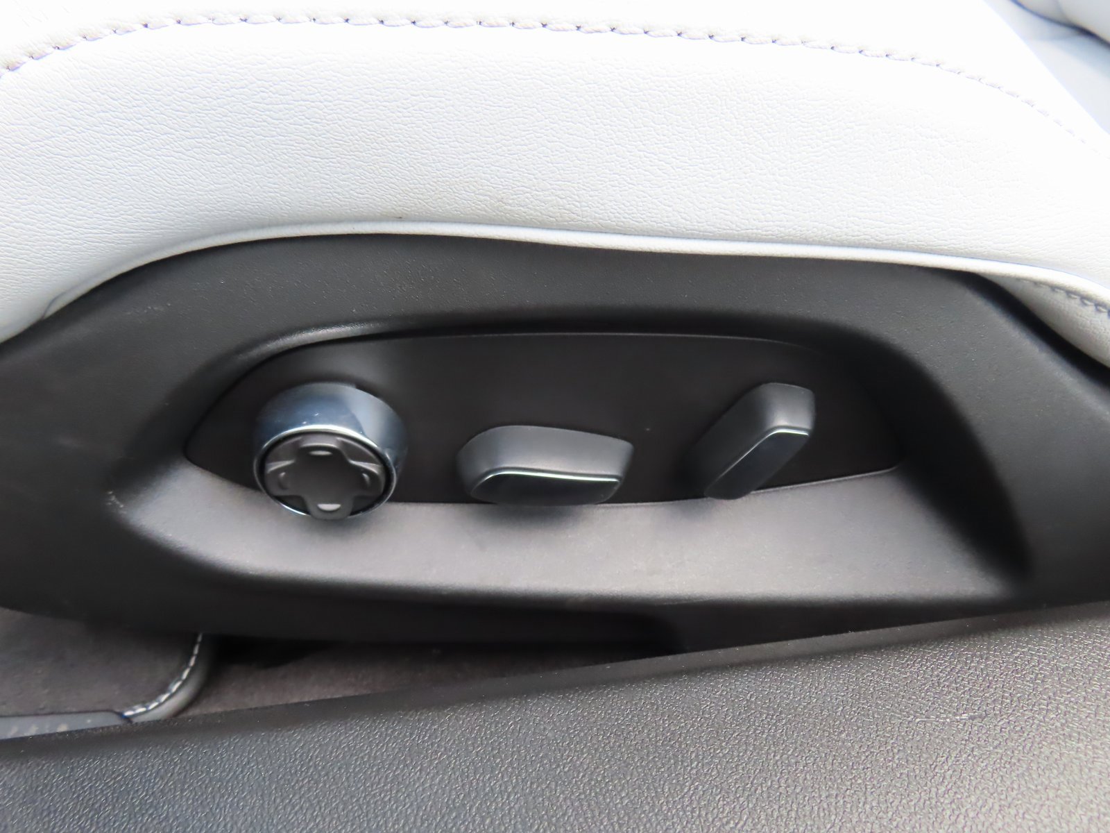 Used 2022 Chevrolet Corvette Stingray Preferred Cpe w/ 2LT image 36