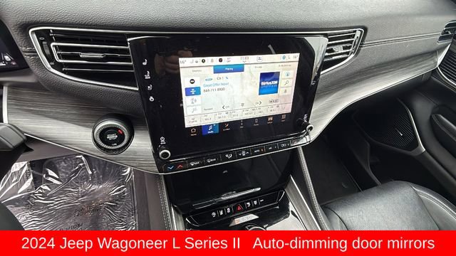 Used 2024 Jeep Wagoneer L Series II w/ Flexible Seating Group image 15