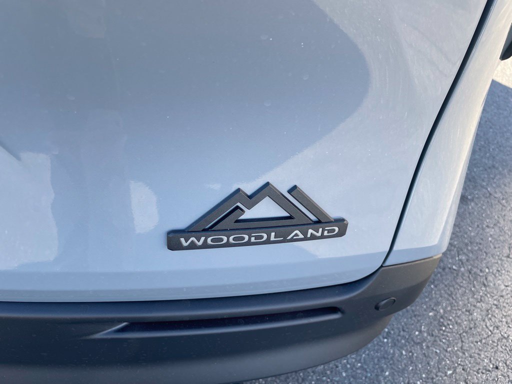 New 2026 Toyota Sienna XLE Woodland Edition AWD/4WD image 7