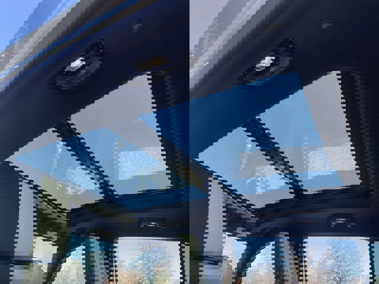 Certified 2023 Cadillac XT4 Premium Luxury w/ Cold Weather Package image 21