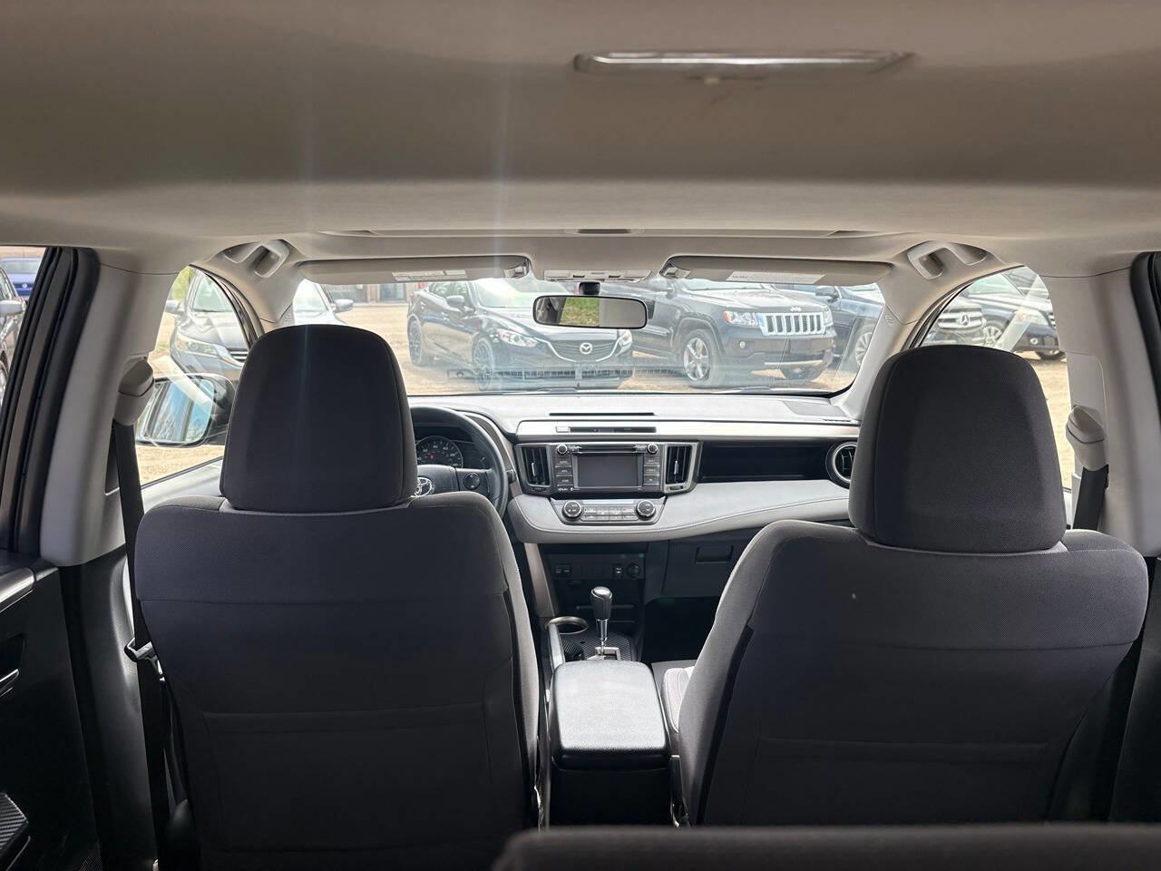 Used 2015 Toyota RAV4 XLE AWD/4WD image 16